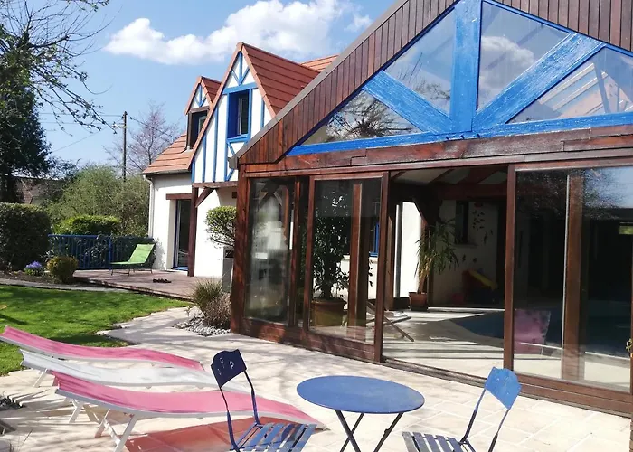 Maison Avec Piscine Et Sauna A Holiday home Vire-Normandie