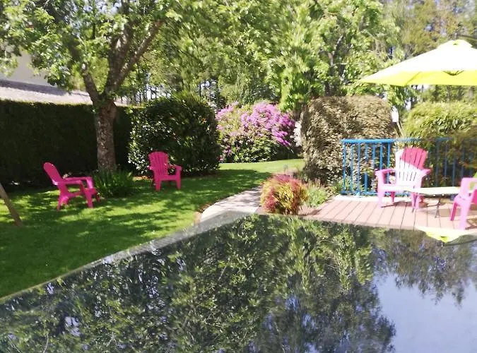 Maison Avec Piscine Et Sauna A Holiday home Vire-Normandie